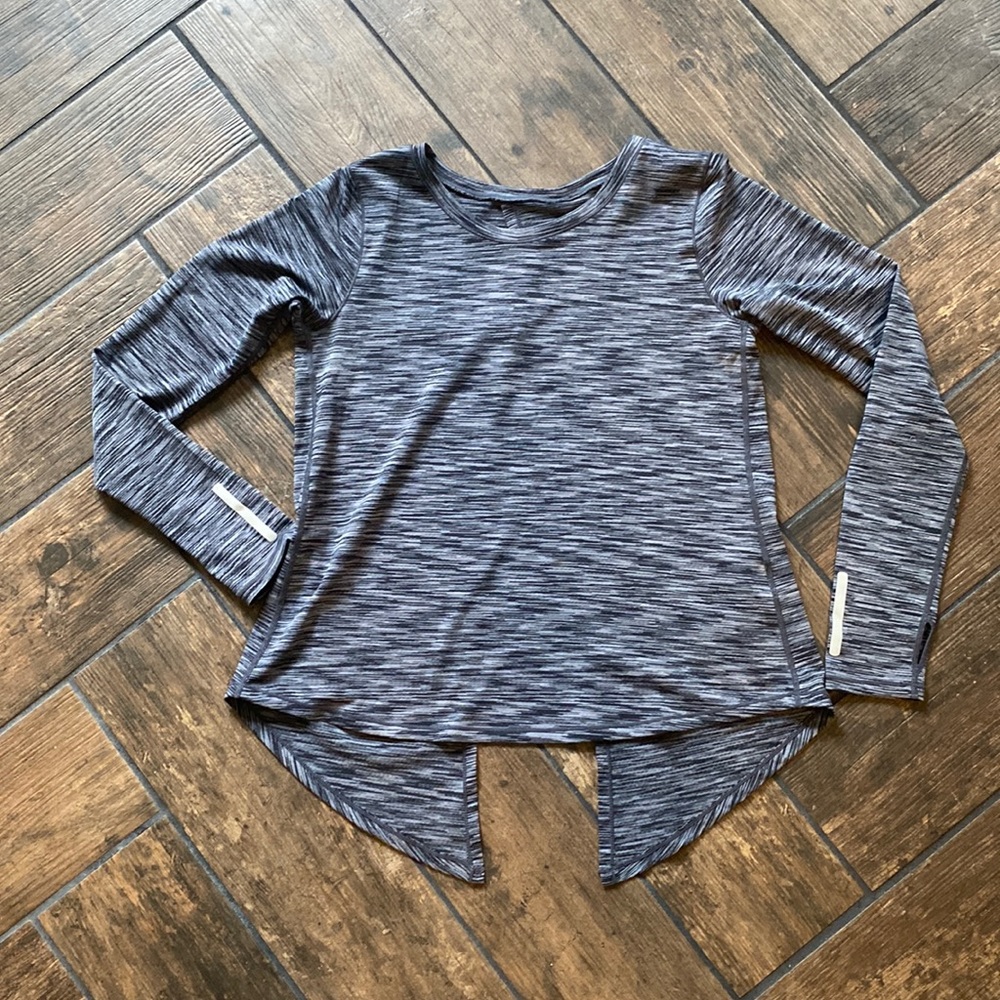 Zyia long sleeve split back tee. Size small. Charcoal gray. Excellent condition.